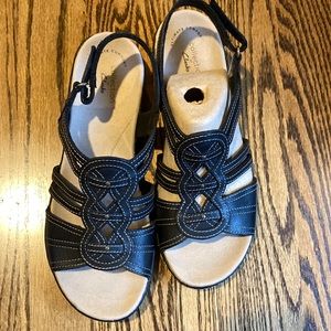 NWT Clarks Leisa Janna black sandals sz  8.5